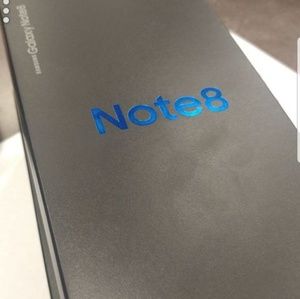 Note 8 with car magnet